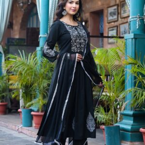 Midnight Black Embroidered Alia-Cut Kurta Set - Image 2