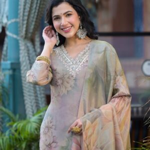 Misty Floral Elegance Kurta Set - Image 3