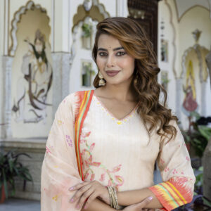 Ivory Bloom Handcrafted Kurta Set - Image 4