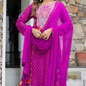 Royal Radiance Embroidered Anarkali Set - Image 3